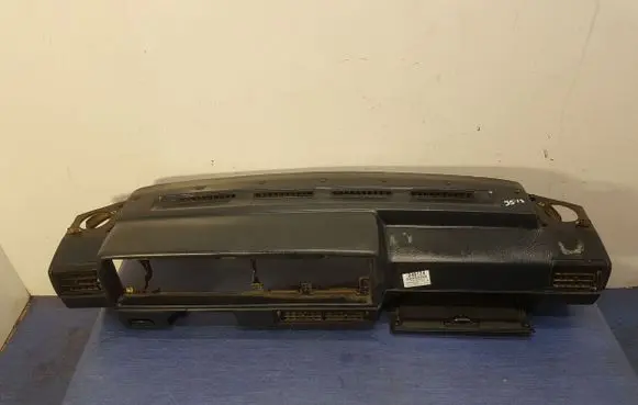 Volkswagen Golf II Dashboard