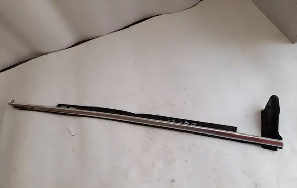 Audi A8 S8 D4 4H Front door glass trim molding 4H0853284C