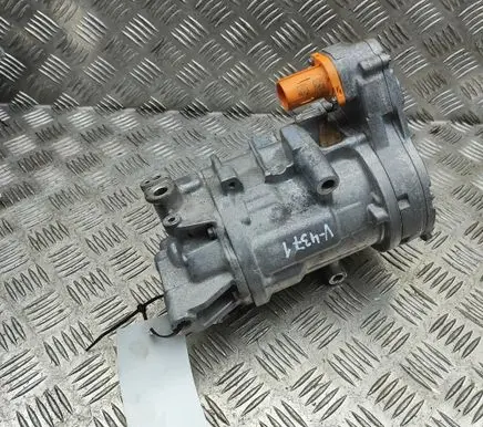 Mercedes-Benz CLA C118 X118 Air conditioning (A/C) compressor (pump) A0008307704