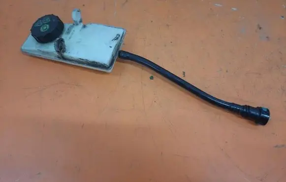 Audi A6 Allroad C6 Brake fluid reservoir 033508-86381