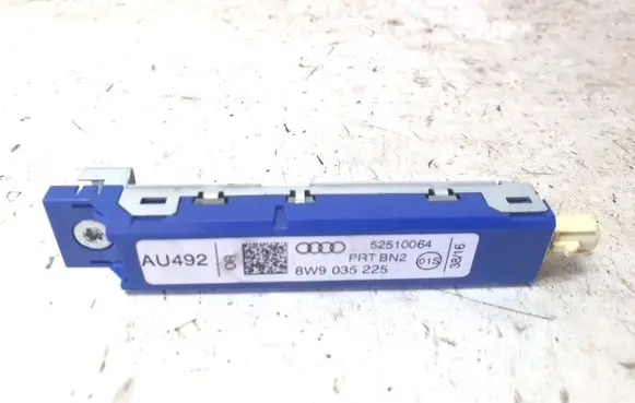 Audi A4 S4 B9 Aerial antenna amplifier 8W9035225