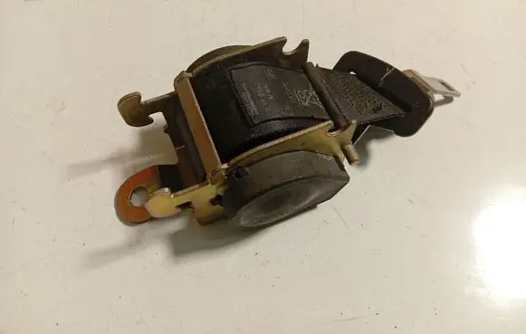 Peugeot 307 Middle seatbelt (rear) 3150132