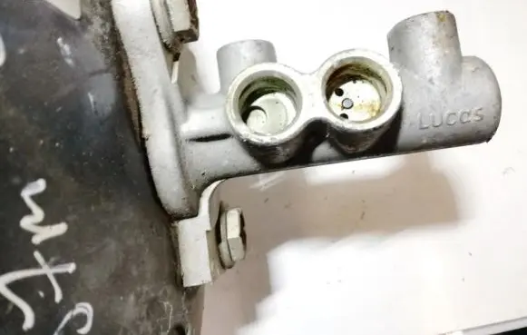 Audi A4 S4 B5 8D Master brake cylinder