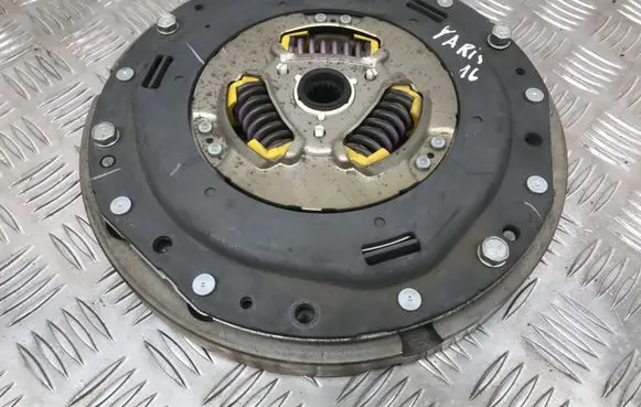 Toyota Yaris Clutch set kit 5D071582