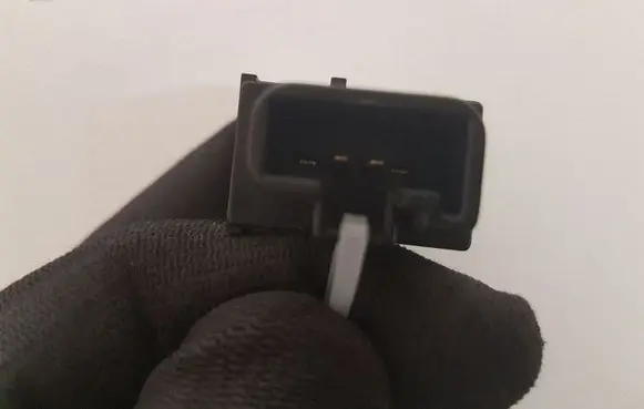 Toyota Avensis T250 Fuel tank opening switch 156795