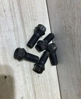 BMW 1 F70 Nuts/bolts 
