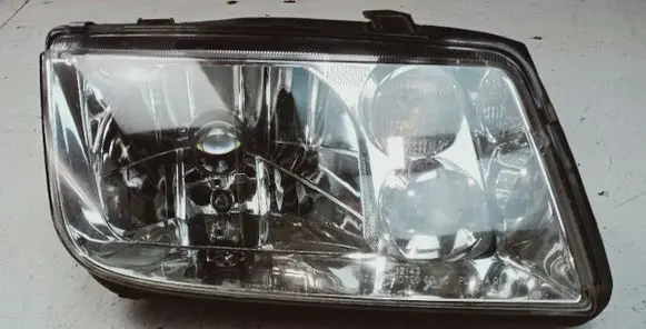 Volkswagen Bora Headlights/headlamps set 3411106R