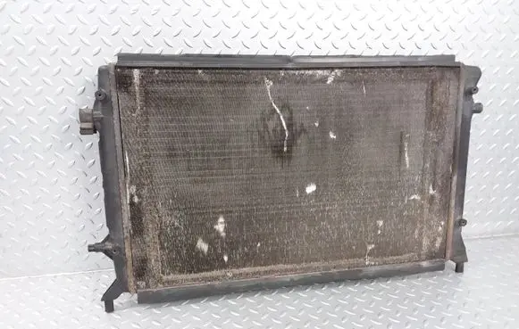 Audi A4 S4 B7 8E 8H Coolant radiator 8E0121251AJ