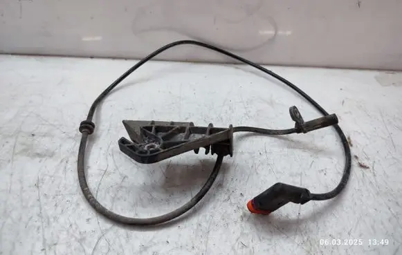 Mercedes-Benz C W204 ABS rear brake sensor A2045400317