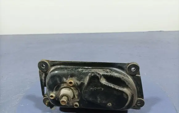 Suzuki Grand Vitara I Front wiper linkage and motor