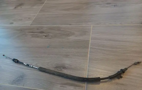 Volkswagen PASSAT B6 Rear door cable line 