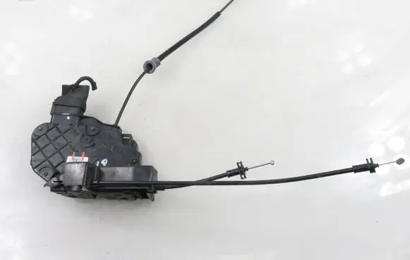 Volvo V50 Front door lock 30753658