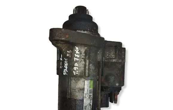 Volkswagen PASSAT B6 Starter motor 02Z911023H 3110051556 D7GS8