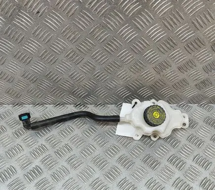 Brake fluid reservoir