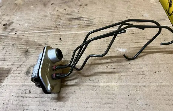 Porsche 911 996 Brake power pressure regulator 