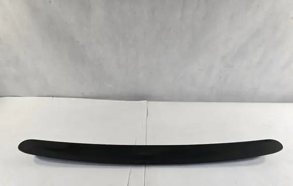 Volkswagen Touareg I Trunk door license plate light bar 7L6867515