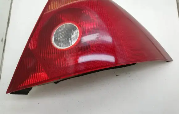 Ford Mondeo Mk III Rear/tail lights 1S7113404A