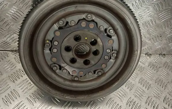 Volkswagen PASSAT B6 Flywheel ZSB06F105266L BWA