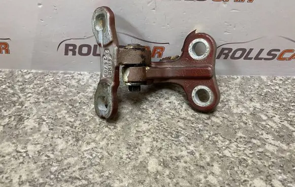Volvo V50 Front door upper hinge 30784888 A046672