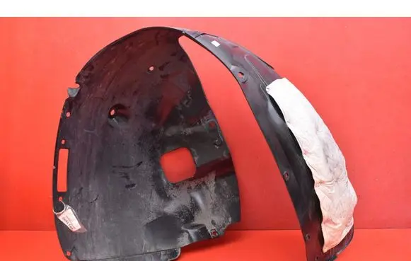 Front wheel arch liner splash guards