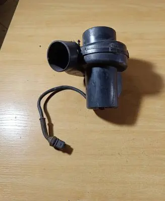 Opel Omega B2 Secondary air pump 90493287