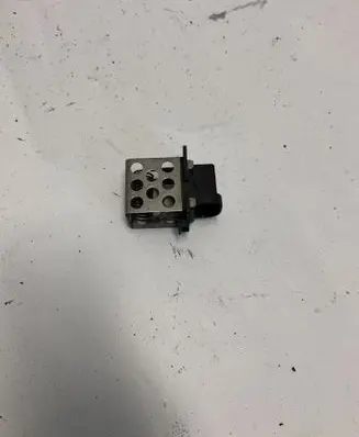 Coolant fan relay