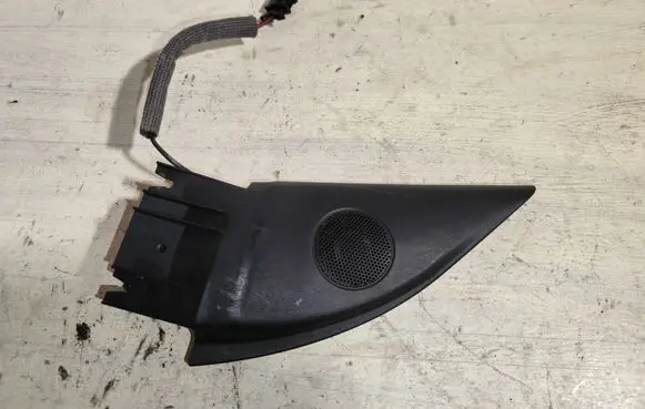 Skoda Superb B5 (3U) Front door high frequency speaker 3B0837985
