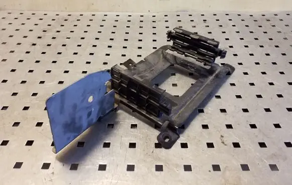 Volkswagen Tiguan Other engine bay part 5N0906214