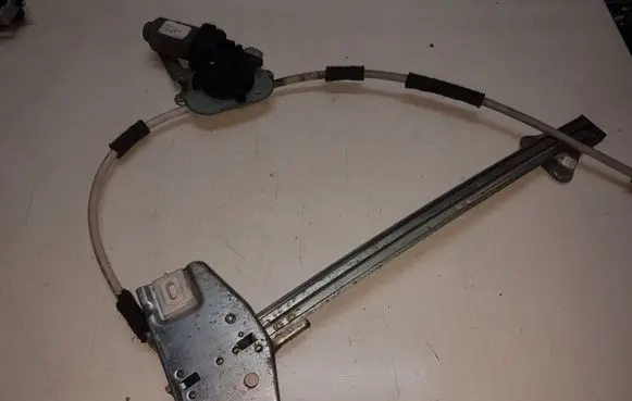 Jeep Cherokee Front door window regulator motor 41770M0442