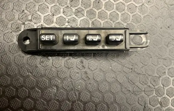 Lexus IS 220D-250-350 Seat memory switch 15A988 15A989