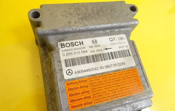 Mercedes-Benz Sprinter W901 W902 W903 W904 Airbag control unit/module 0285010054
