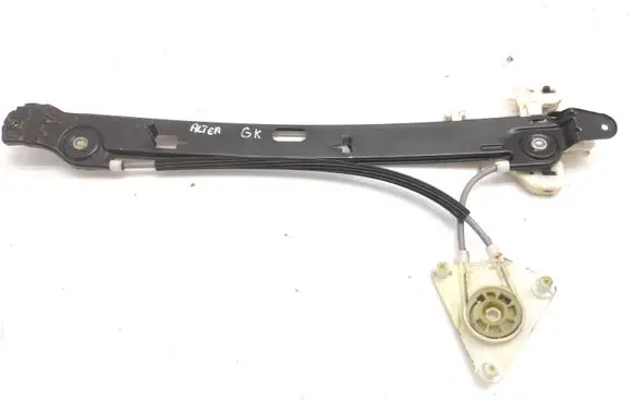 Rear door manual window regulator