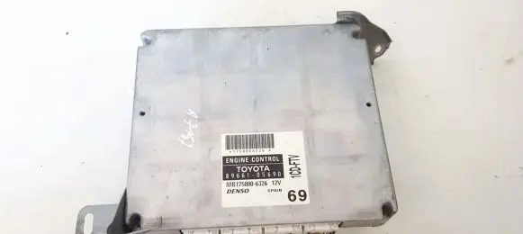 Toyota Avensis T250 Engine control unit/module 8966105690 mb1758006326