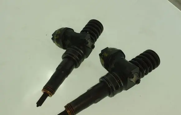 Volkswagen Eos Fuel injector 038130073BQ 0414720312