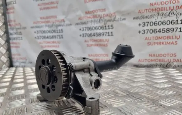 Volkswagen Touran II Oil pump 03L115105B
