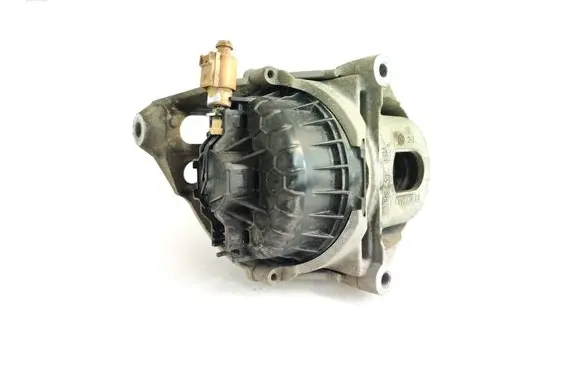 Engine mount bracket