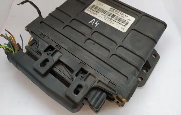 Audi A4 S4 B5 8D Gearbox control unit/module 01N927733EJ 5WK33256K01