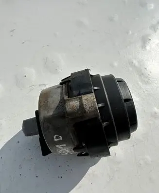 BMW X3 G01 Engine mount bracket 8482772