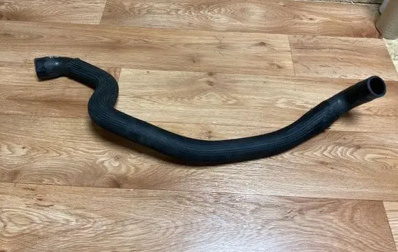 Volvo V70 Engine coolant pipe/hose 30636984