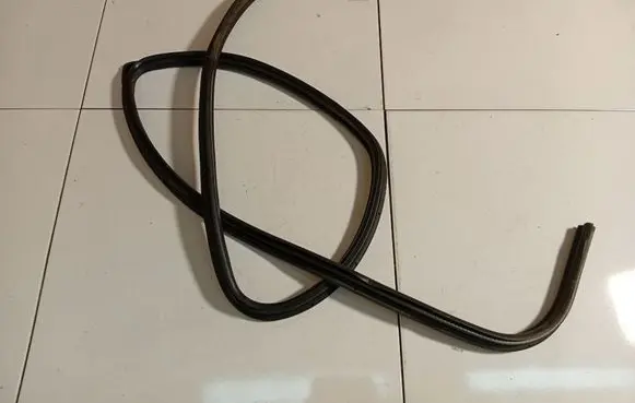 Nissan Primera Rubber seal rear door 