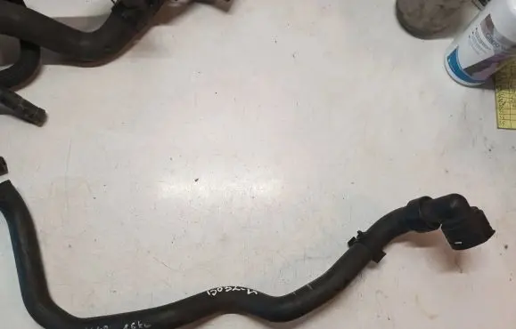 Volvo V60 Engine coolant pipe/hose 31338810