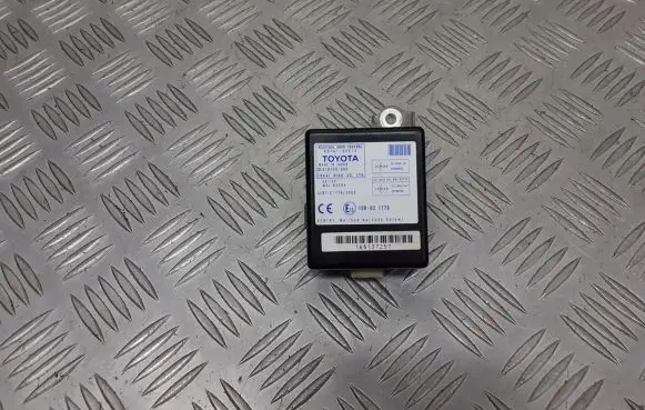 Toyota Corolla Verso E121 Door control unit/module 89741-0F010