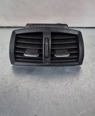 Rear air vent grill