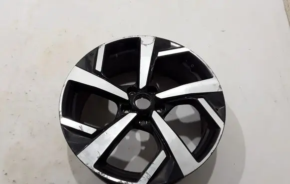Nissan Qashqai R19 alloy rim HV05A
