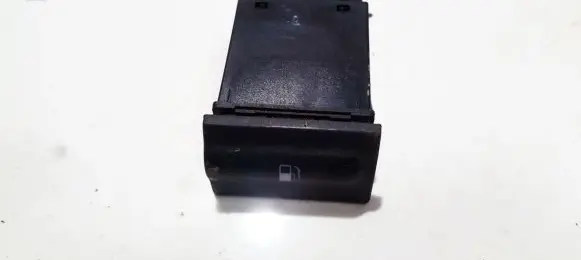 Skoda Octavia Mk1 (1U) Fuel tank opening switch 
