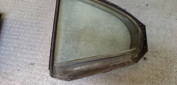 Mitsubishi Lancer VIII Rear vent window glass