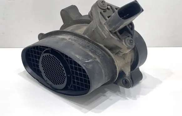 BMW 5 E39 Mass air flow meter 7787076