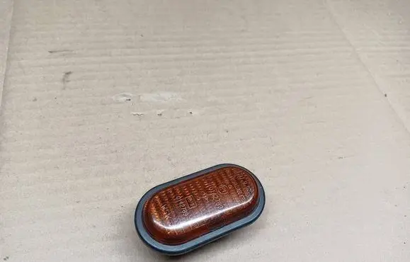 Opel Vivaro Front fender indicator light 7700847333
