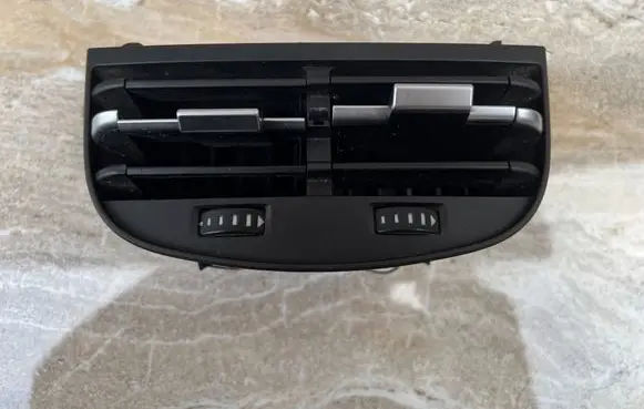 Maserati Ghibli Rear air vent grill 226894 670150960