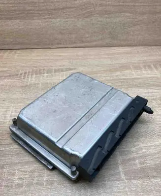 Volvo V70 Engine control unit/module ECU 08677708A 0281010319 Used